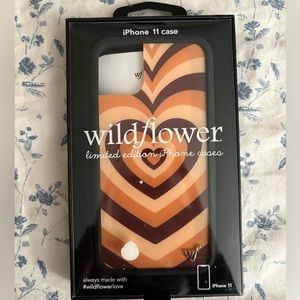 Wildflower brown heart phone case🤎